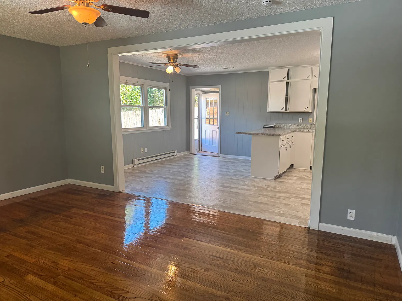 3 bed, 1365 sqft, $1,900 — Photo 2