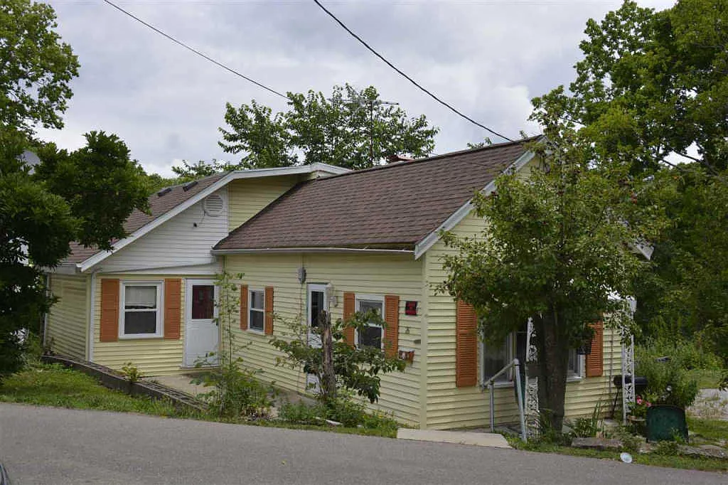 26 Franklin Ave photo 1