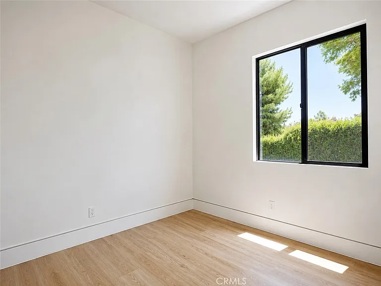 12039 Tiara St — Photo 6