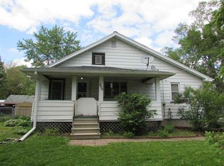 504 Barry Rd, Rockford, IL 61109