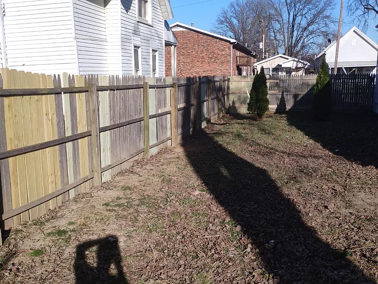 1110 Oakley St — Photo 4