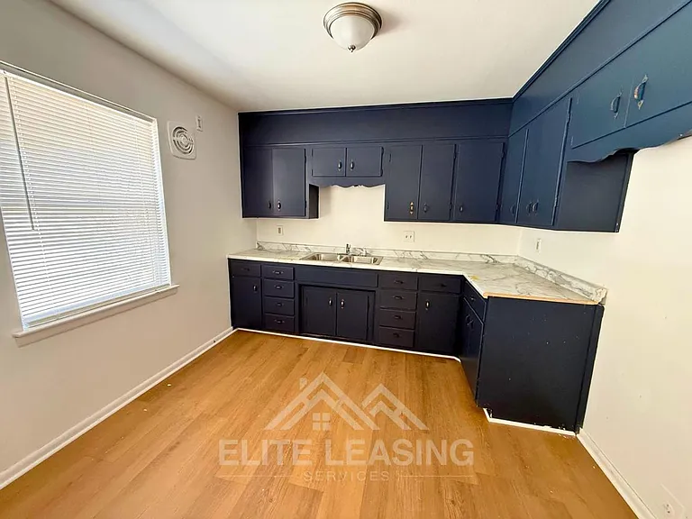 1175 SW Woodhull St — Photo 3