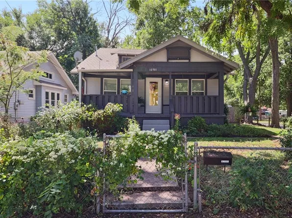 10501 E 15th St S, Independence, MO 64052