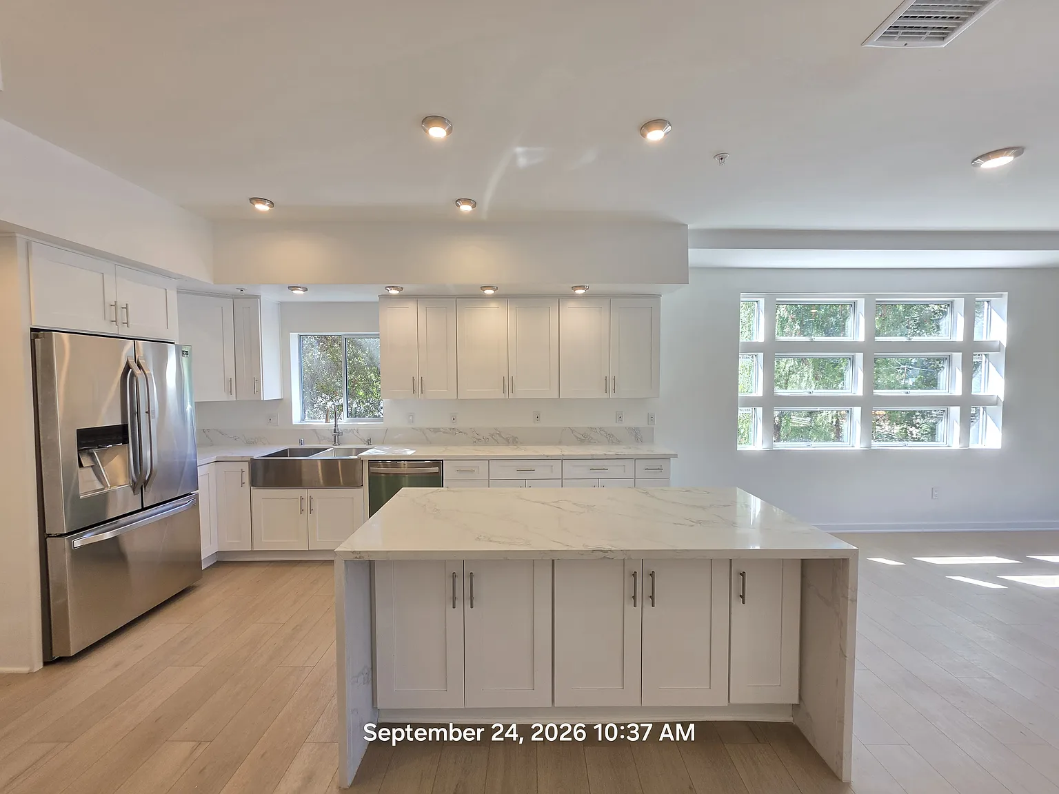 3 bed, 2.5 bath, 1932 sqft, $5,500 — Photo 3