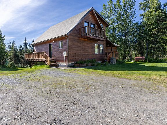 2nd image of 49480 Alesia Ct