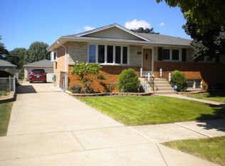 7640 S Oconto Ave, Bridgeview, IL 60455