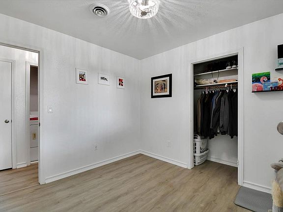 2nd image of 2469 Acacia Ave