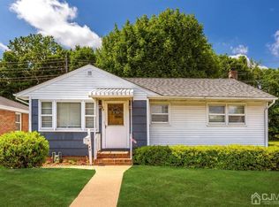 95 Wagner St, Edison, NJ 08837
