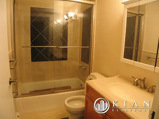 Rented by Kian Realty | media 19