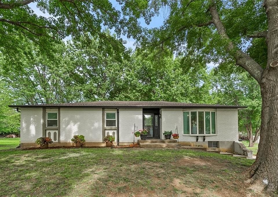 1st image of 5555 Meadow Height Dr