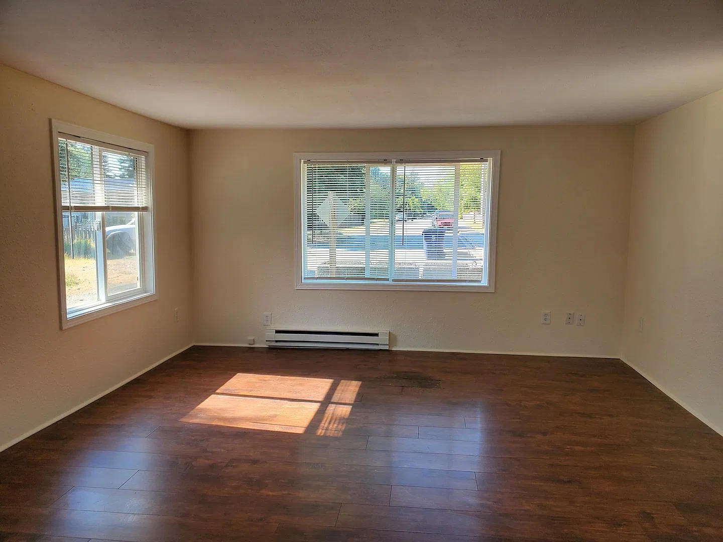 5 bdrm, 1.5 bath House $2695 rent: The Good, the Bad & the Ugly! — Photo 4