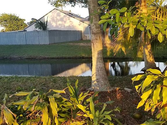 4th image of 7393 Tam Oshanter Boulevard #7393