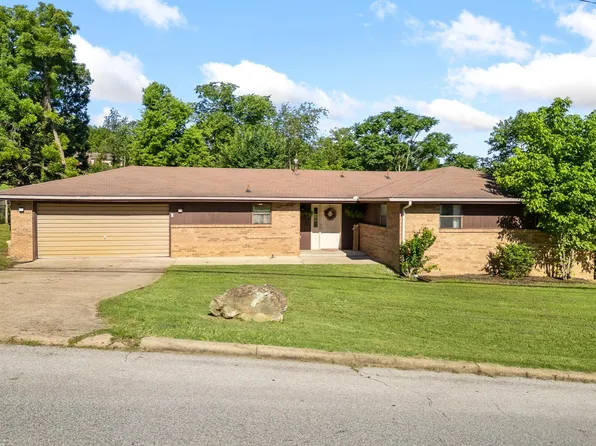 1208 N Spruce St, Harrison, AR 72601