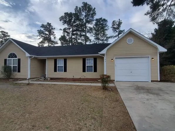 183 Independence Dr, Raeford, NC 28376