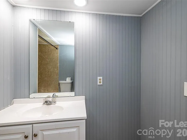 126 Poe Dr — Photo 21