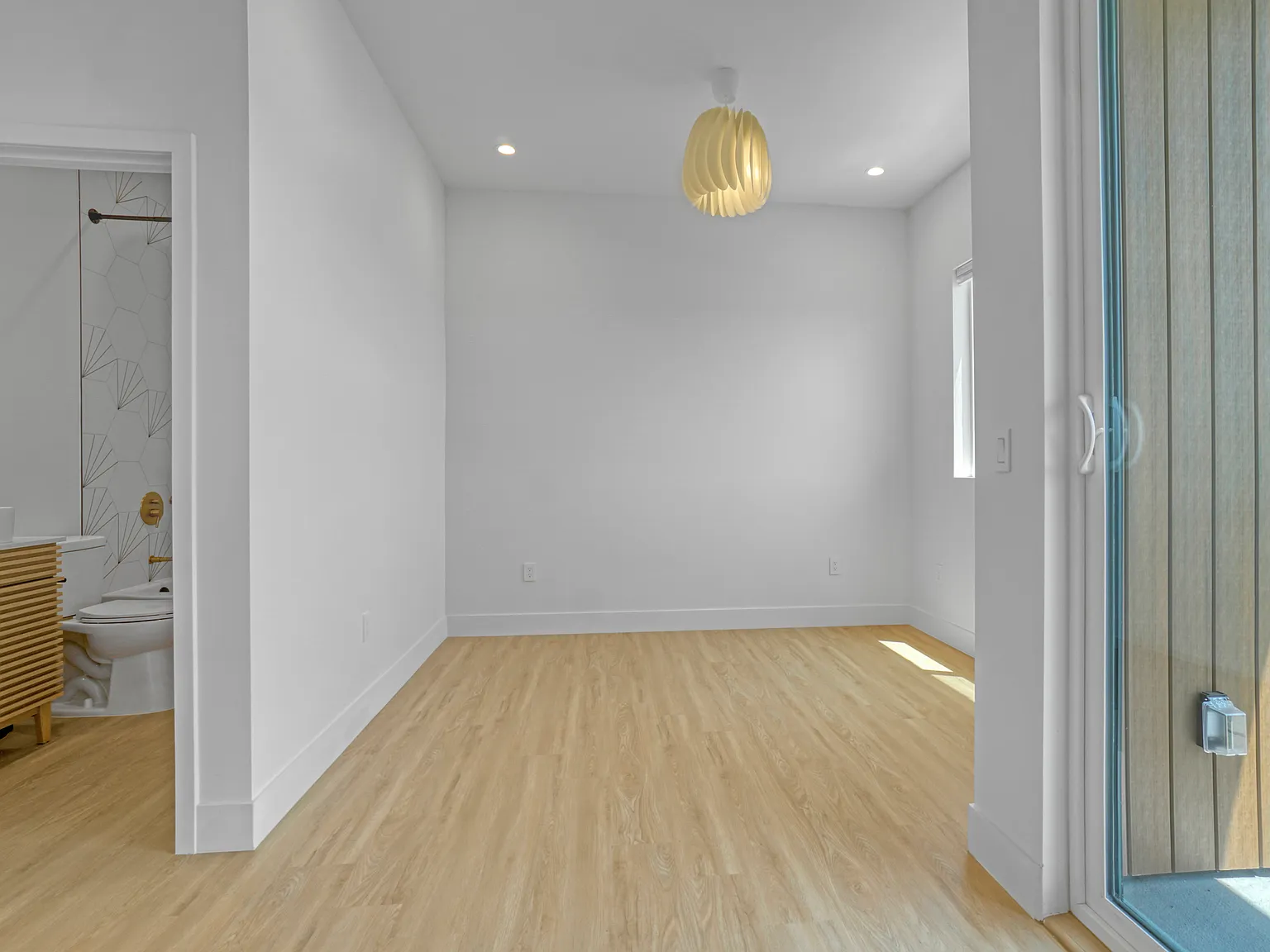 1 bed, $1,400 — Photo 2
