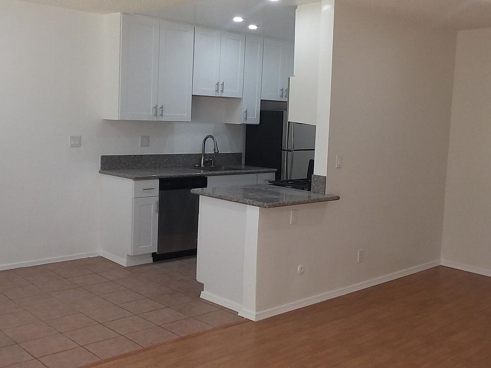 1st image of 3730 Watseka Ave APT 9