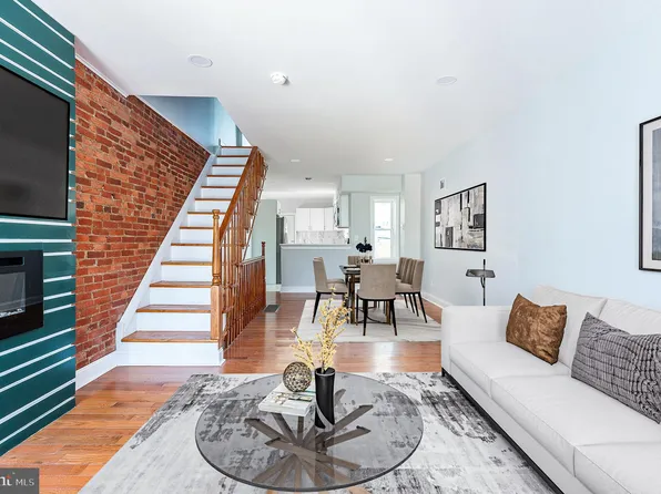 3033 Coral St, Philadelphia, PA 19134