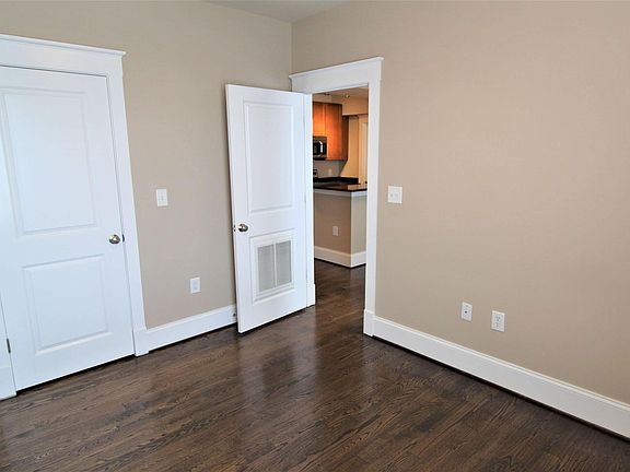 2nd image of 611 S Jefferson St APT 905