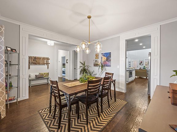 5th image of 22 Astoria Ln