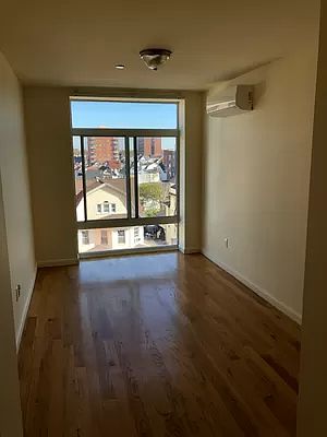 5th image of 90-34 171st St #5