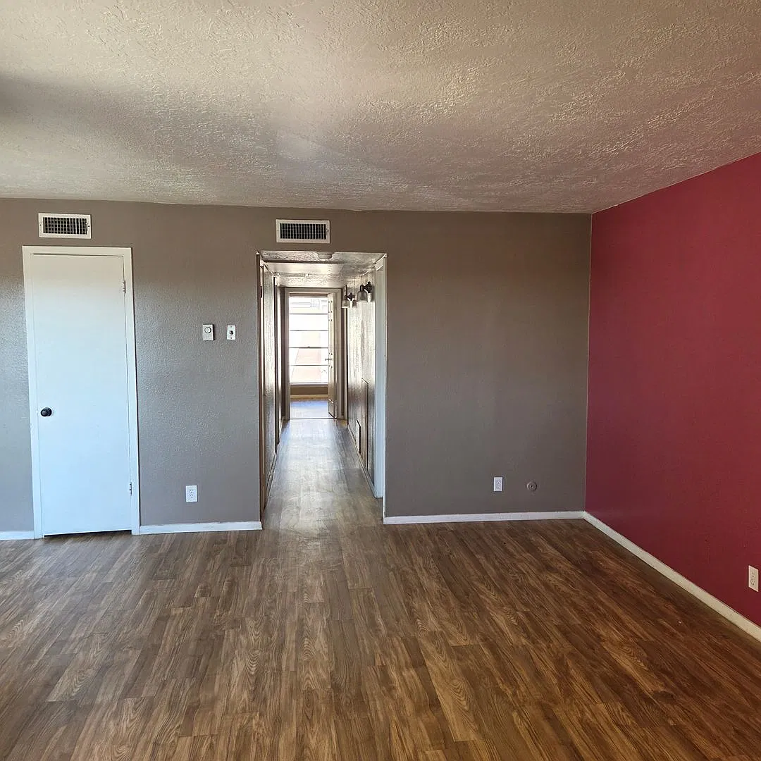 4601 Carlisle Blvd NE — Photo 4