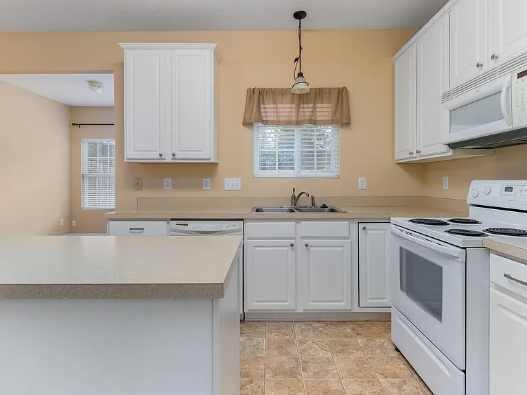 1756 Olivers Crossing Cir — Photo 17