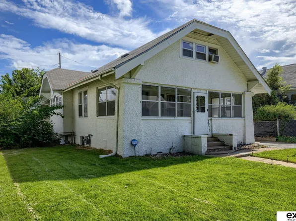 2879 Titus Ave, Omaha, NE 68112
