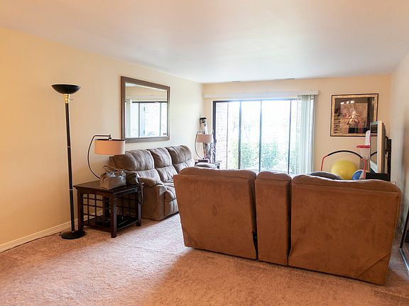 2nd image of 2050 Valencia Dr APT 107