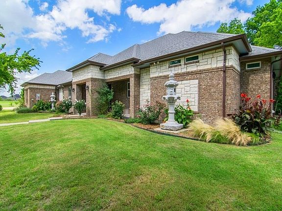 4th image of 180 Lodge Ct