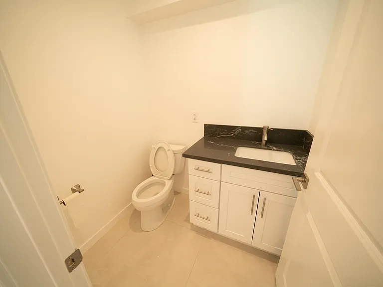 21863 Woodland Crest Dr — Photo 7