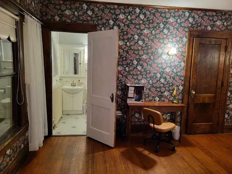 1103 Main St — Photo 14