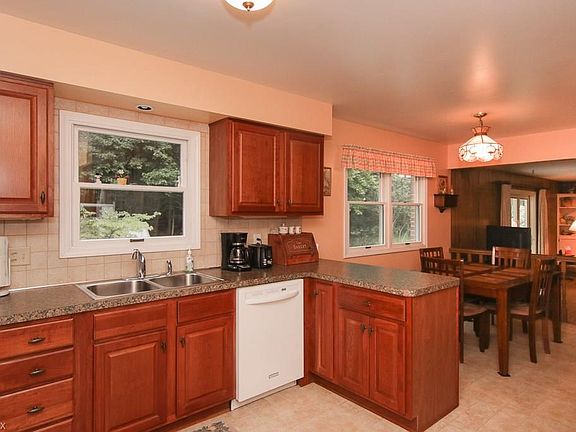 5th image of 7501 Dogwood Ln