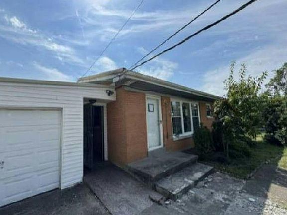 3rd image of 738 Crescent Way