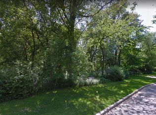 51 Lincolnshire Dr, Lincolnshire, IL