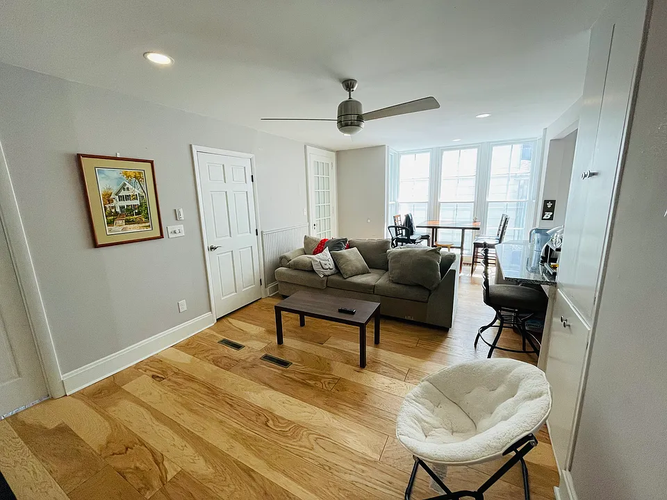 27 Oak St