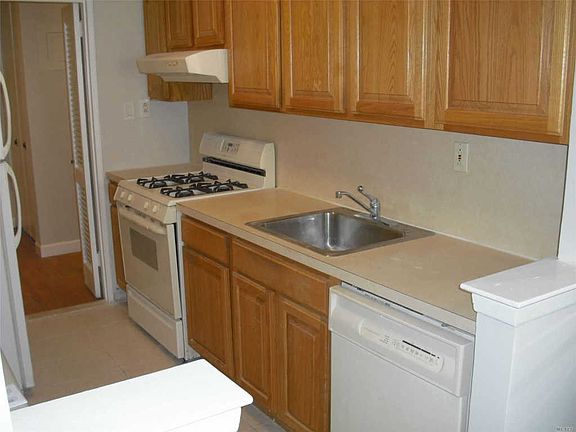 3rd image of 8429 153rd Ave APT 3N