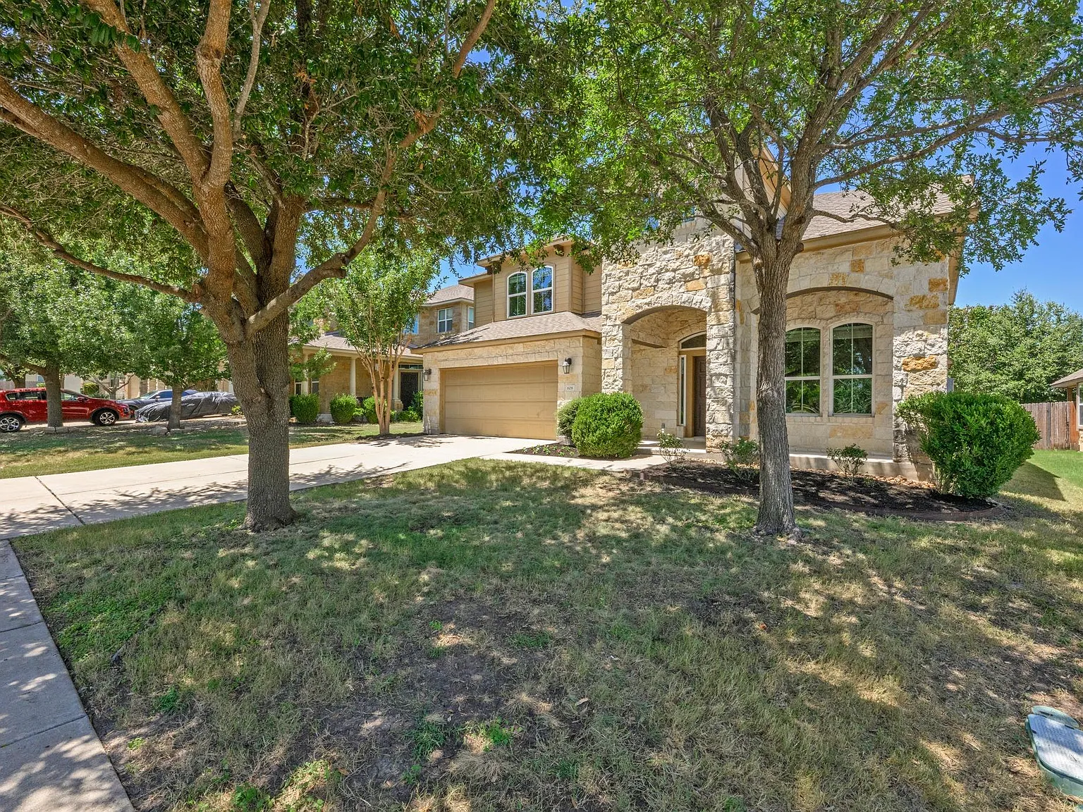 4 bed, 3.5 bath, 3202 sqft, $3,200 — Photo 2