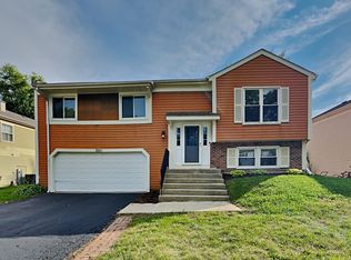 260 E Cleburne Ave, Bartlett, IL 60103