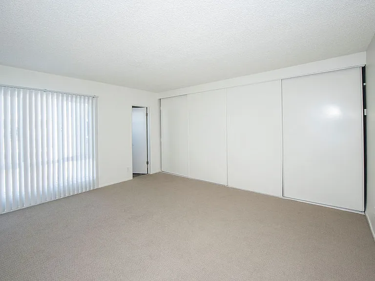 1959 Cloverfield Blvd — Photo 13