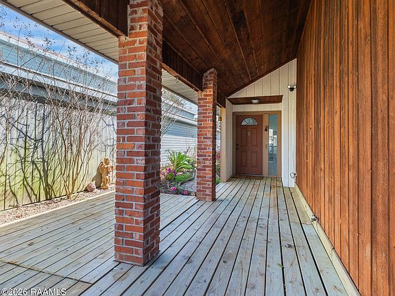 3rd image of 143 La Rue Vil