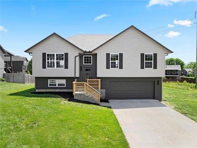1604 NW Pond Ave, Grain Valley, MO, 64029