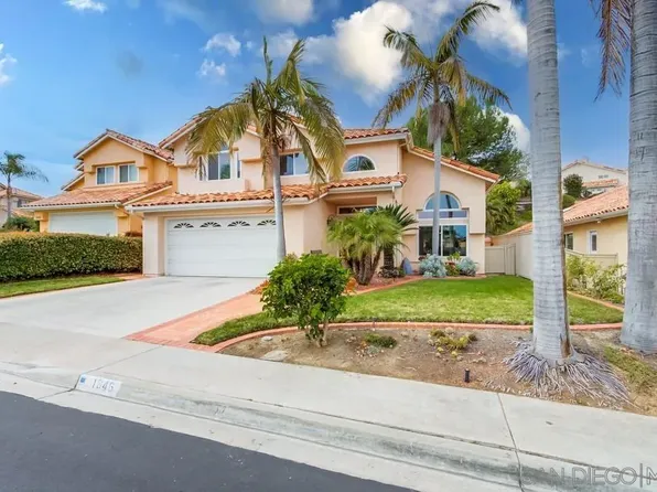 1846 Olympus Loop Dr, Vista, CA 92081
