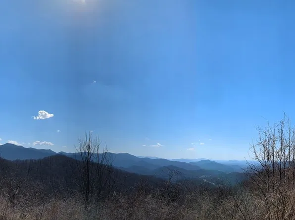 448 Lories Mountain Dr, Hayesville, NC 28904