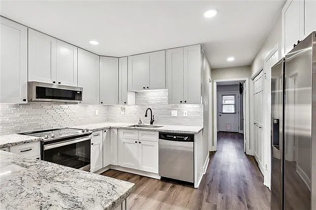3 bed, 2.0 bath, 1300 sqft, $1,875 — Photo 4