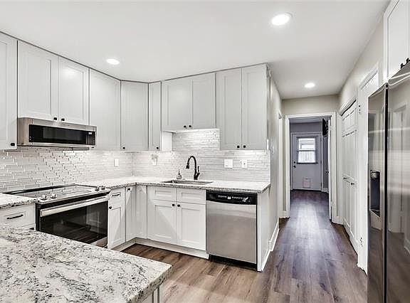5th image of 518 Folse St