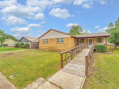 514 E Washington Ave, Walters, OK, 73572