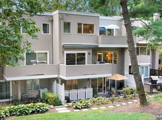 380 Kenwood St, Englewood, NJ 07631