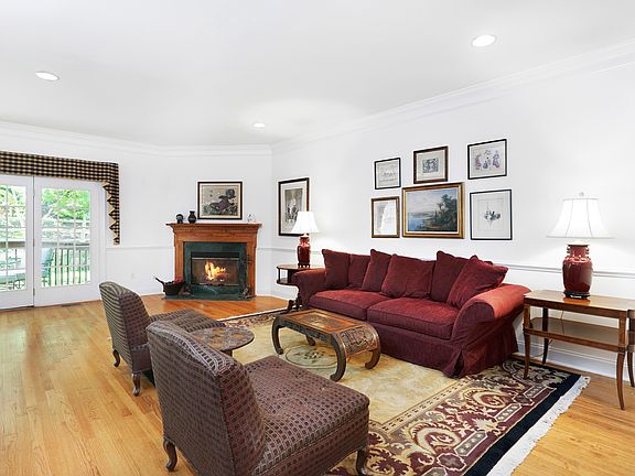 4th image of 103 Club Pointe Dr