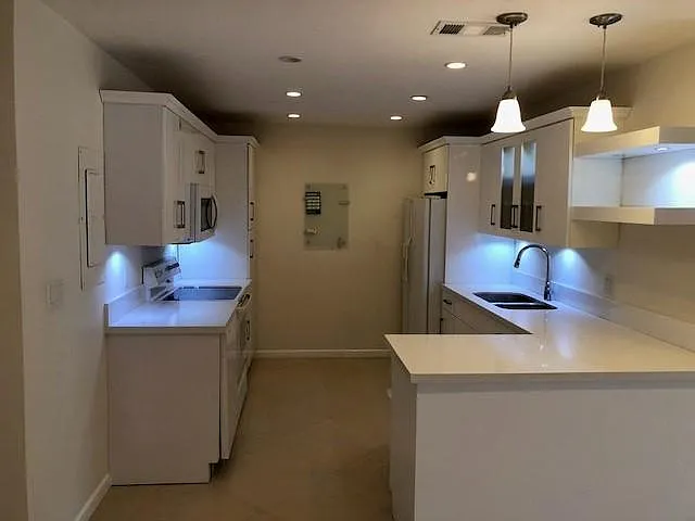 8108 SW 83rd St — Photo 16